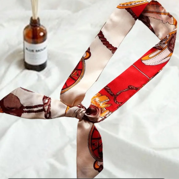 NWT thin red decorative scarf - Picture 1 of 2